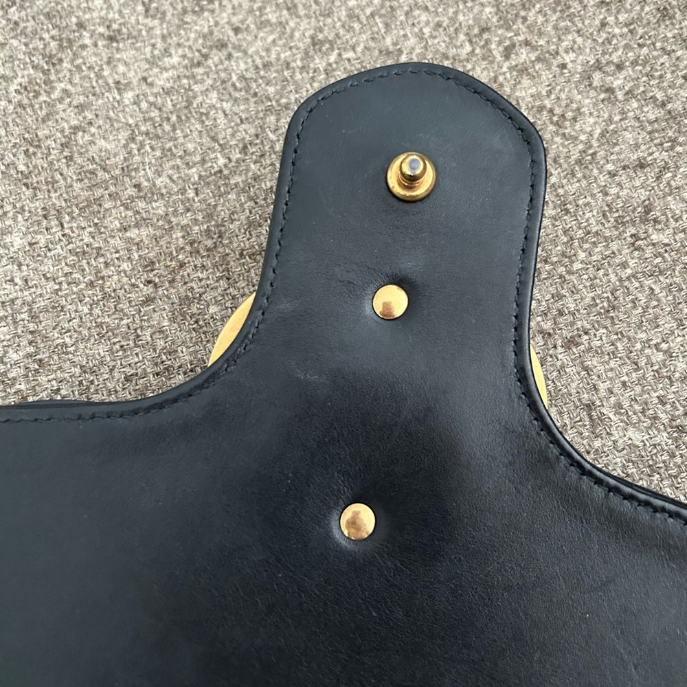 Gucci Marmont Medium Shoulder Bag - Picture 12 of 16